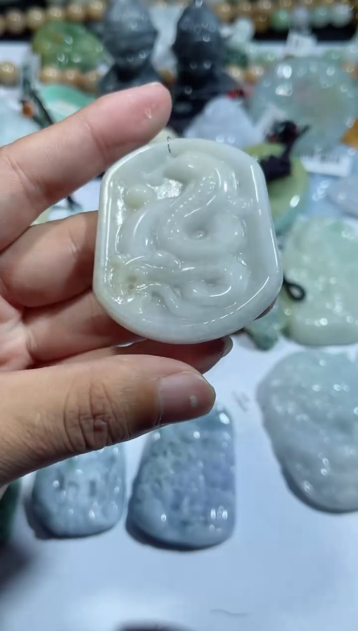 【闪购商品】翡翠颈饰未镶嵌00005893