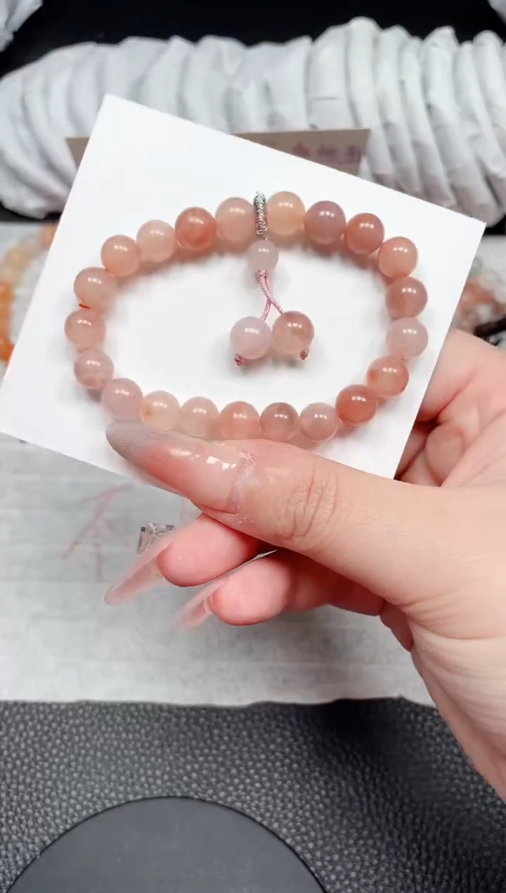 【闪购商品】石英质玉手镯未镶嵌桃花滴流