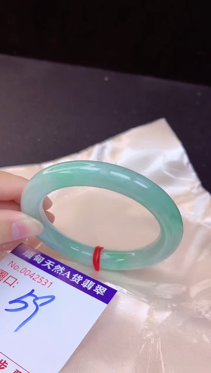 【闪购商品】翡翠手镯未镶嵌59+             