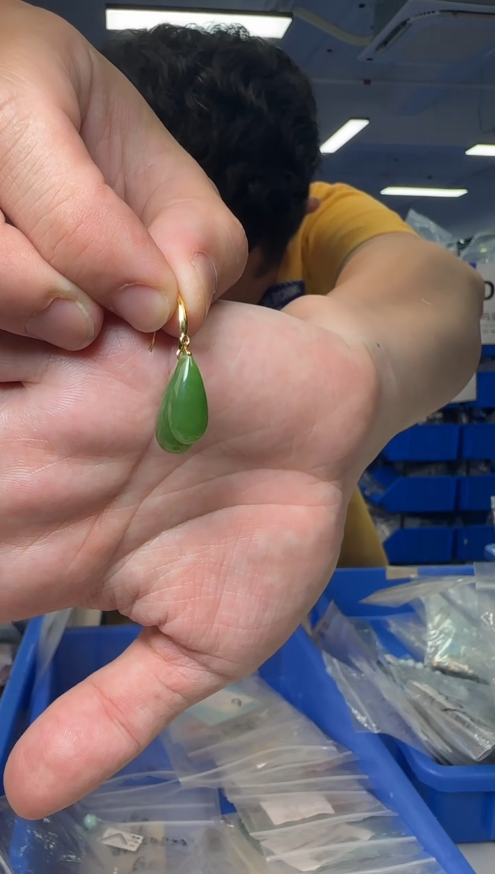 【闪购商品】和田玉耳饰18K金镶嵌和田玉耳钩