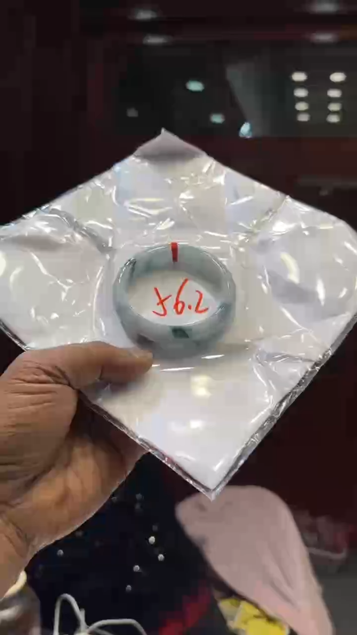 【闪购商品】翡翠手镯未镶嵌手镯