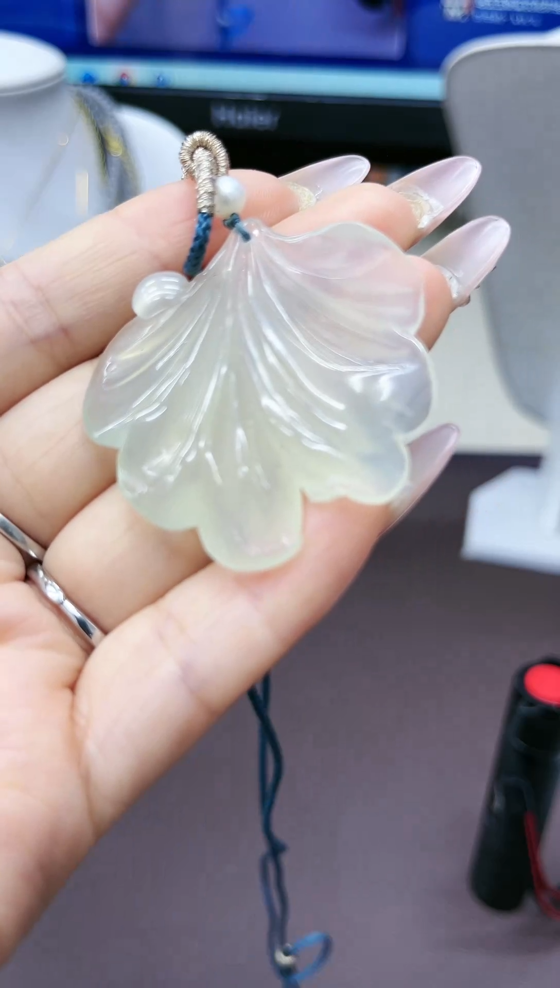 未镶嵌岫玉颈饰叶子颈饰