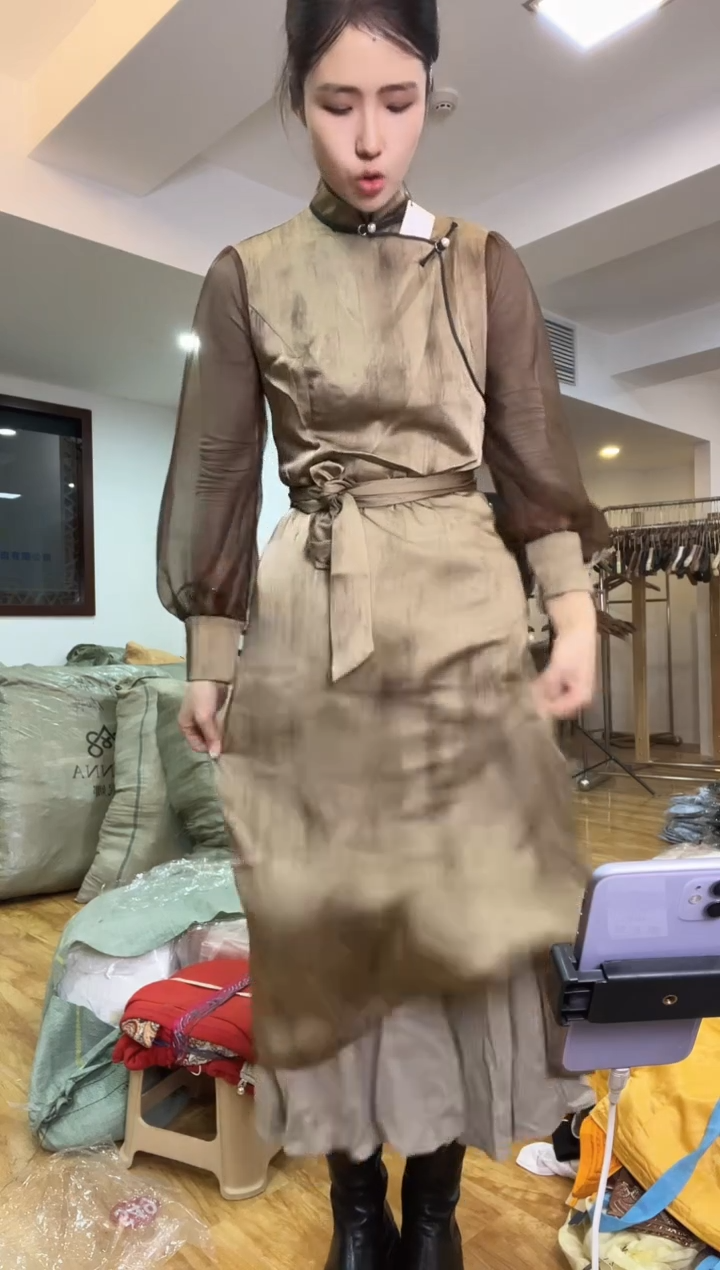 茶色裙子 Xl 125斤以里