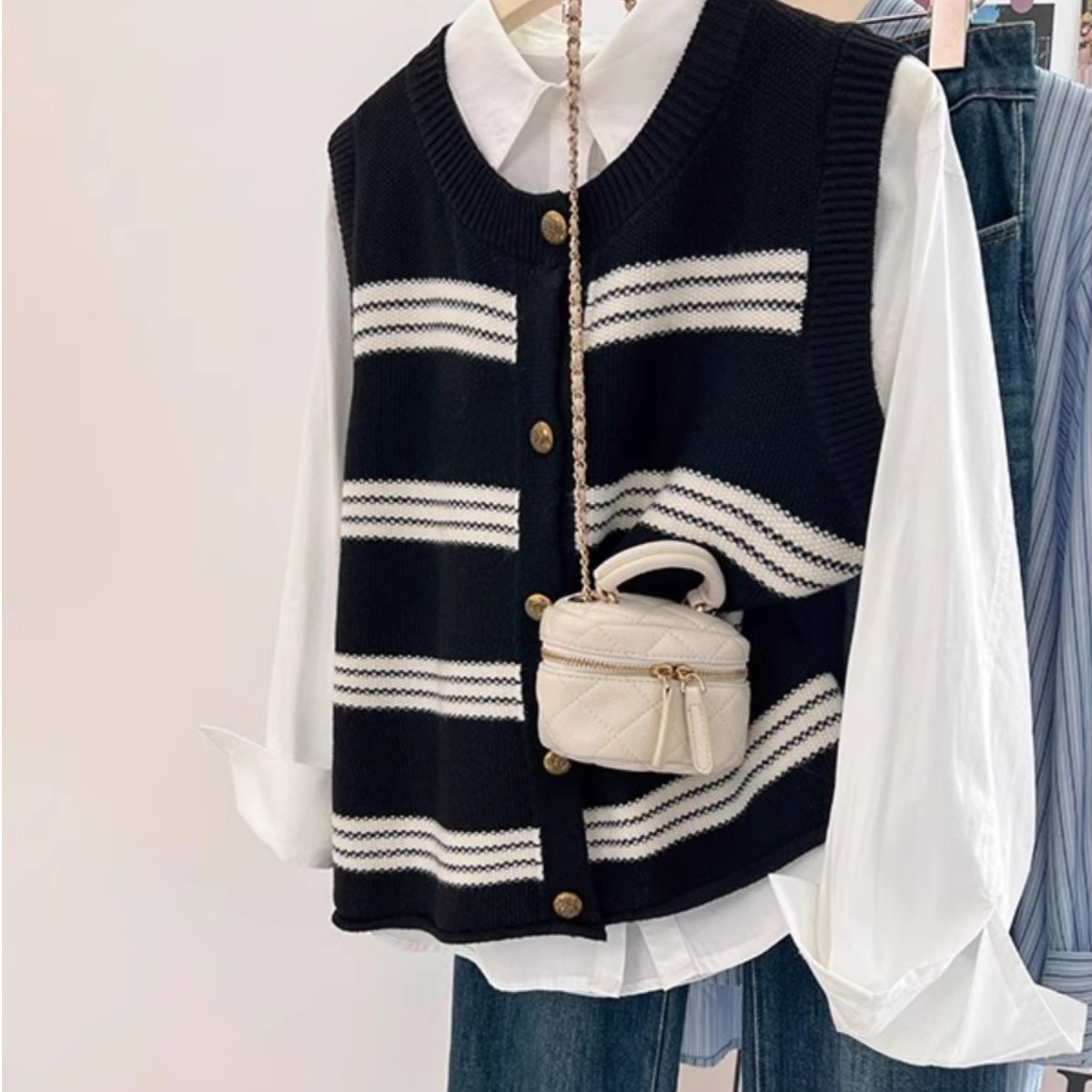 黑色条纹针织开衫马甲女春秋宽松坎肩背心叠穿衬衫2025年早秋新款