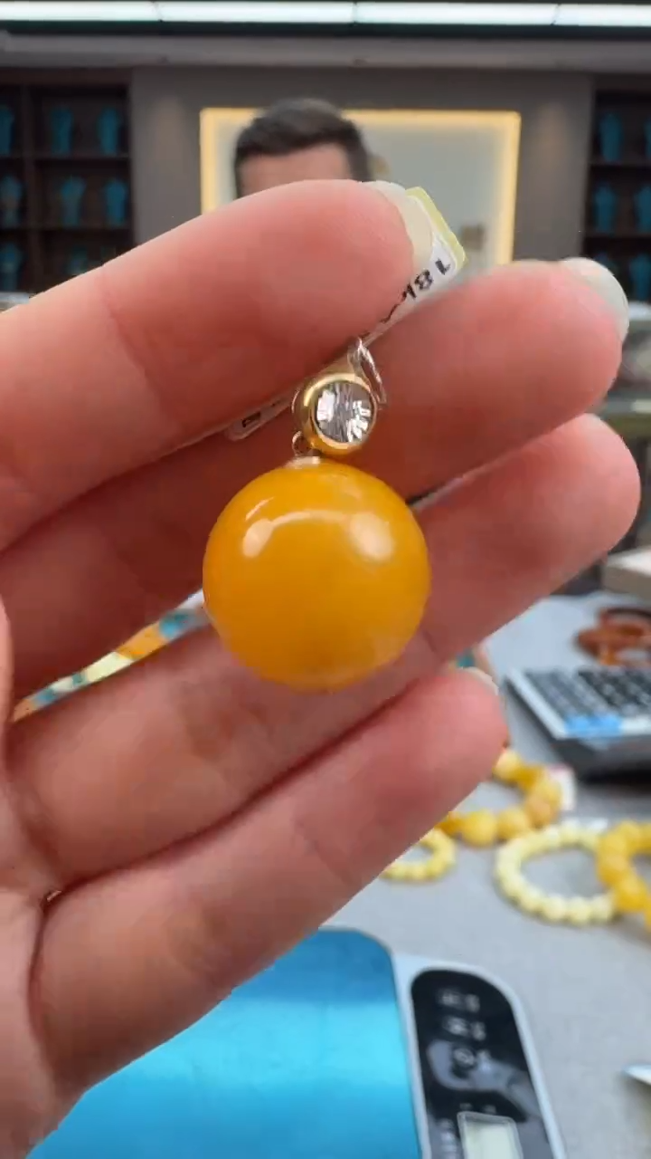 【闪购商品】琥珀颈饰18K金镶嵌秒拍号097