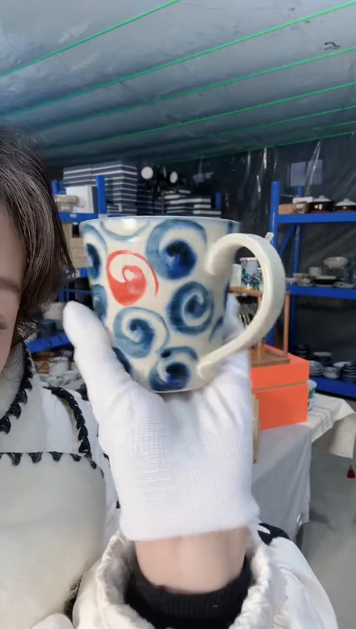 陶瓷赤绘旋涡马克杯一个