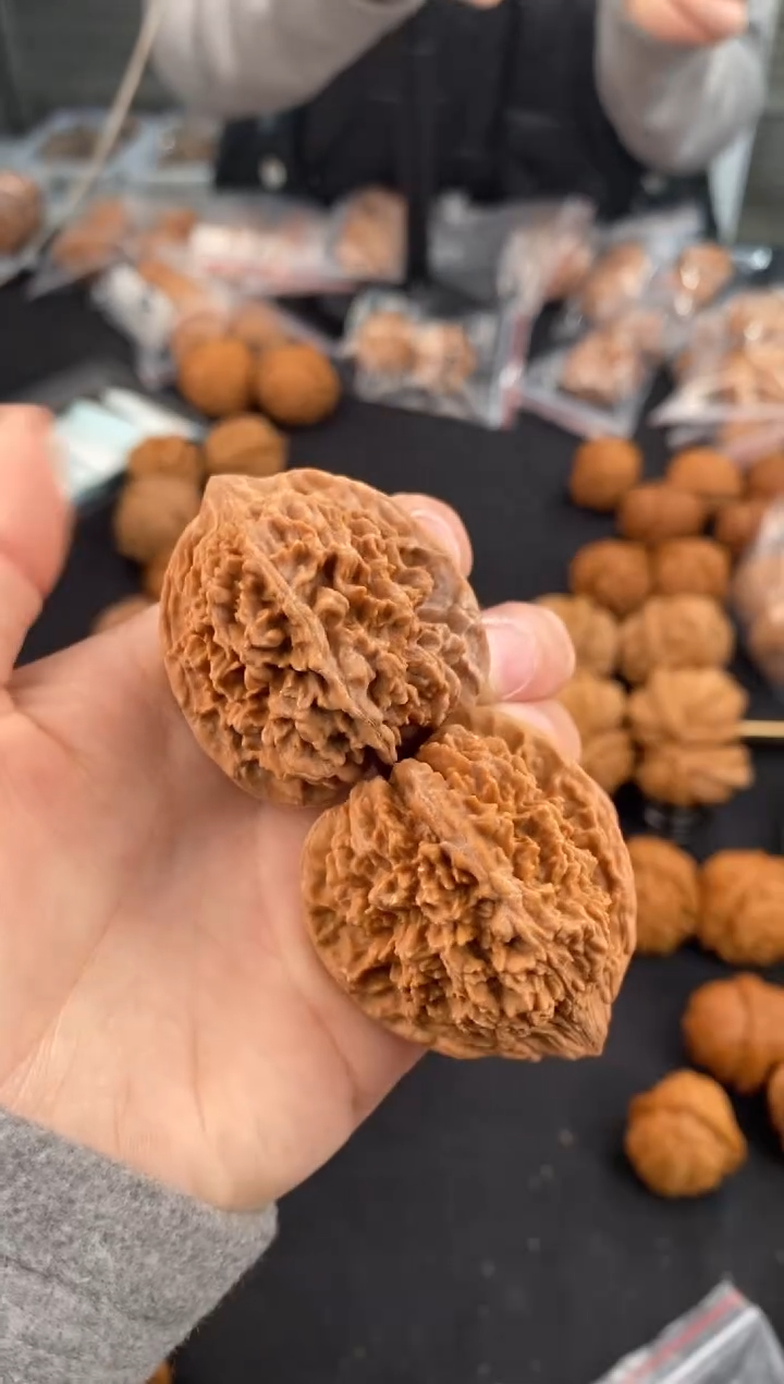 【闪购商品】文玩核桃把件满天星39-x684
