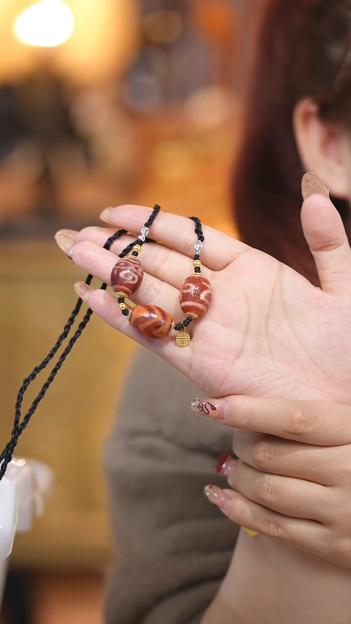 【闪购商品】玛瑙/玉髓颈饰18K金镶嵌Q31105金蟾多宝项链