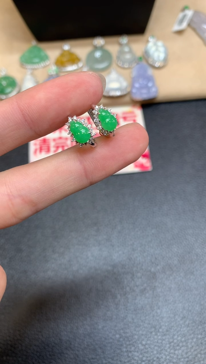 【闪购商品】翡翠耳饰18K金镶嵌葫芦【无服务费】