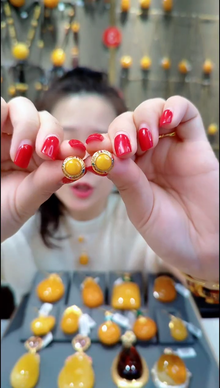 【闪购商品】蜜蜡耳饰银S925镀金镶嵌H843蜜蜡耳坠