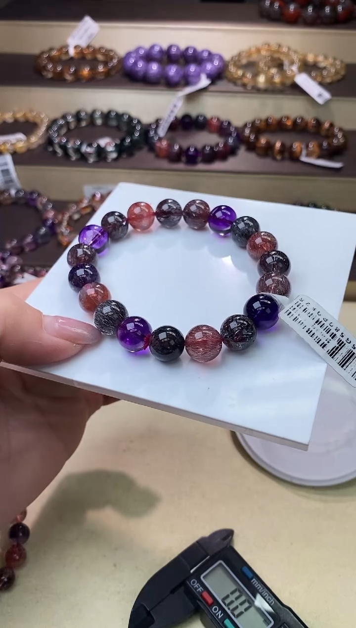 【闪购商品】水晶手链未镶嵌黑加仑超七10m+