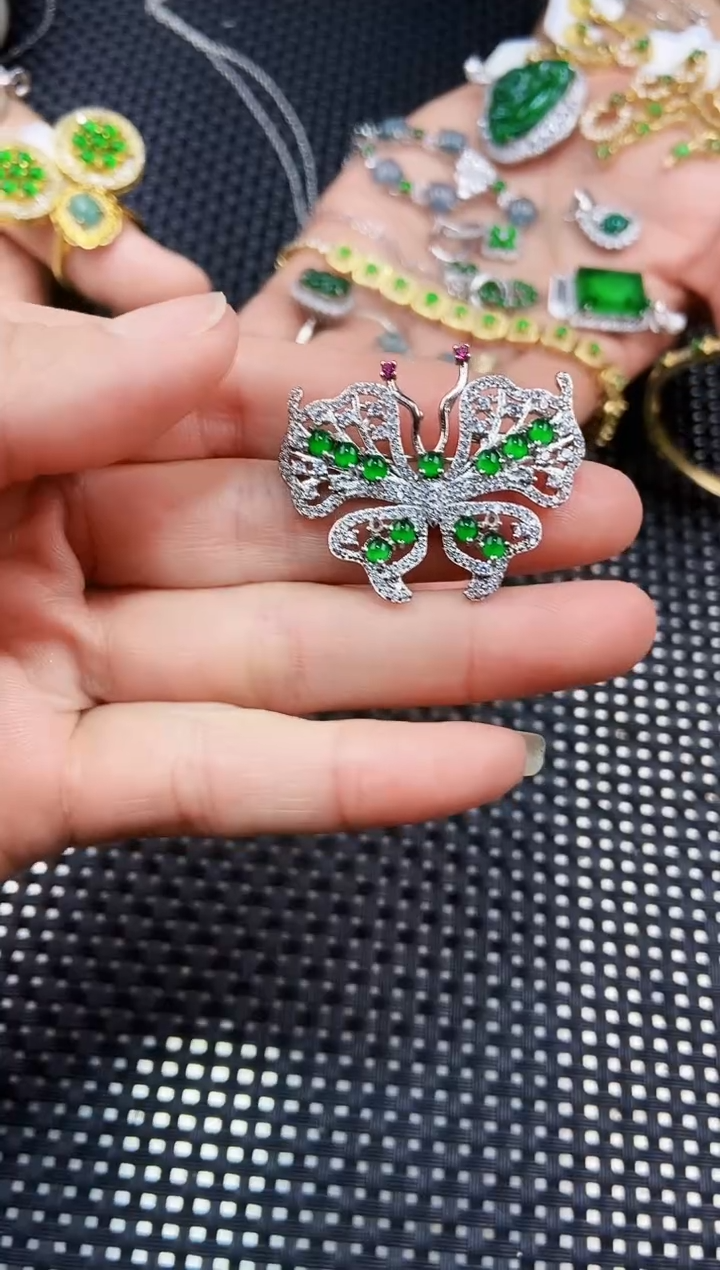 【闪购商品】翡翠吊坠(不含链)未镶嵌111111111