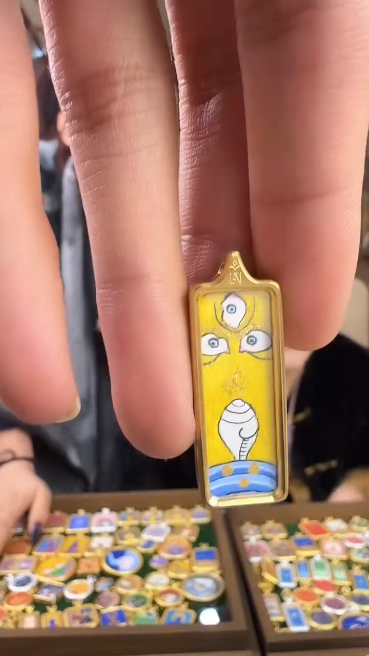 吊坠黄财神眼睛-纯手绘唐卡