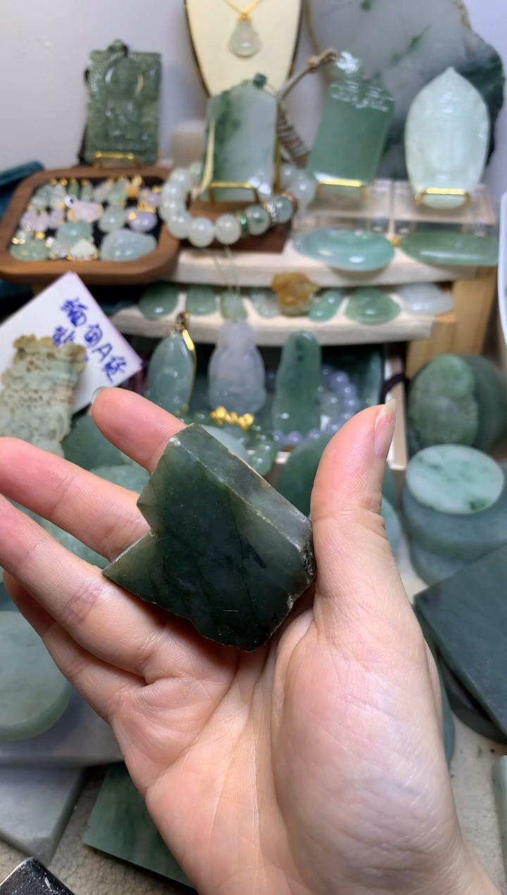 翡翠挂件未镶嵌缅甸A货翡翠，没有运费险