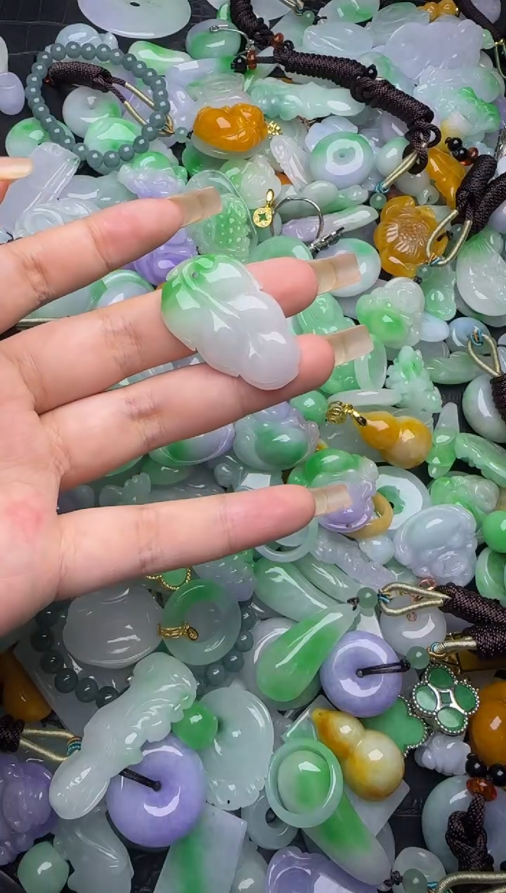 翡翠未镶嵌颈饰天然缅甸翡翠吊坠