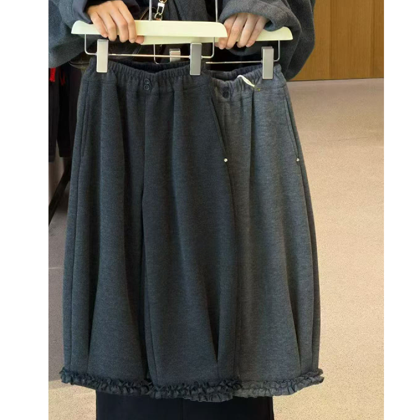 【豪宝贝】2025FW纽扣花边一体绒针织裤9079