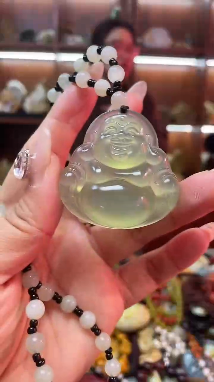 未镶嵌蛇纹石玉吊坠    