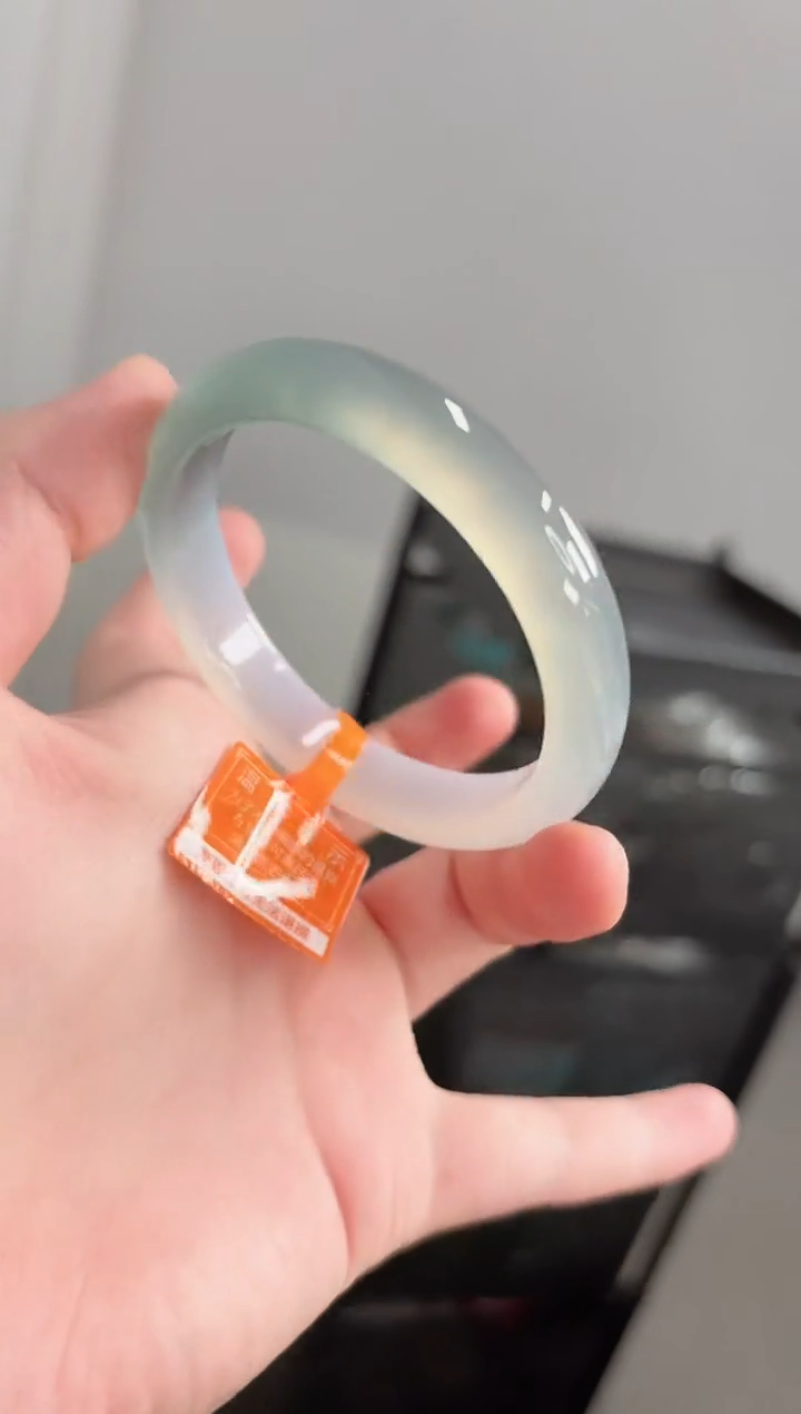 玛瑙/玉髓手镯未镶嵌52-53圈