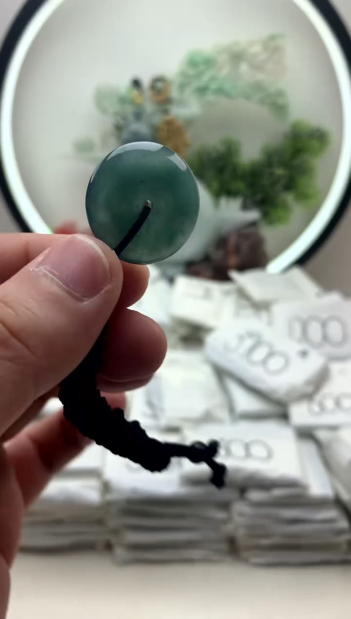 颈饰未镶嵌翡翠小扣子