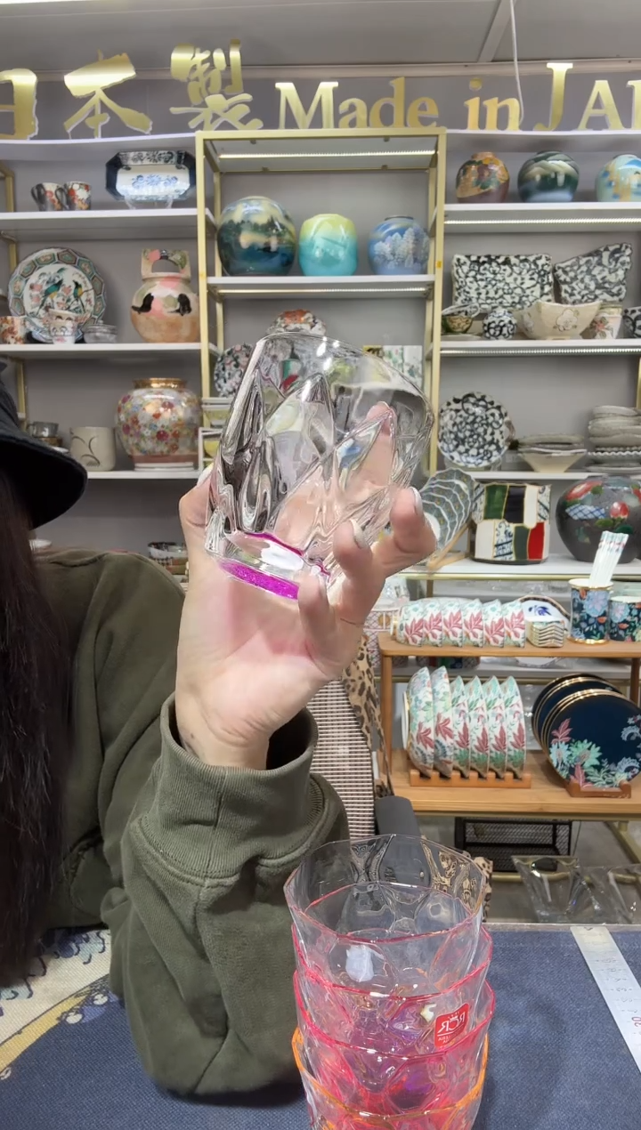 瓷水晶杯子一只装粉底