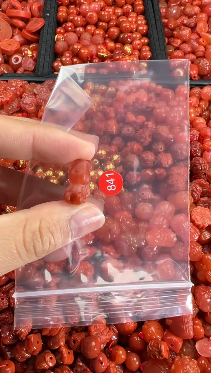 【闪购商品】南红玛瑙颈饰未镶嵌1