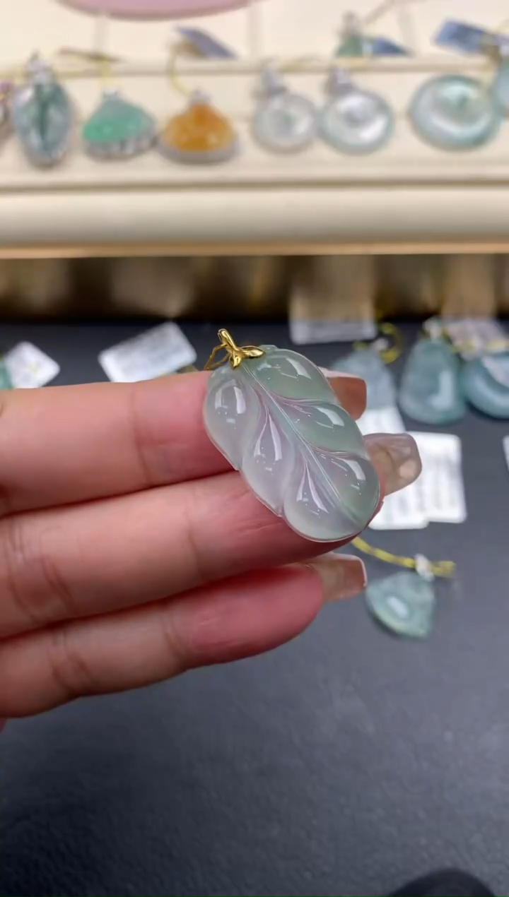 【闪购商品】翡翠颈饰18K金镶嵌A763    