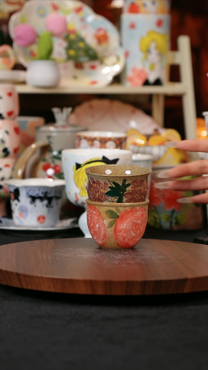 【闪购商品】景德镇手工手绘高温釉下彩陶瓷杯