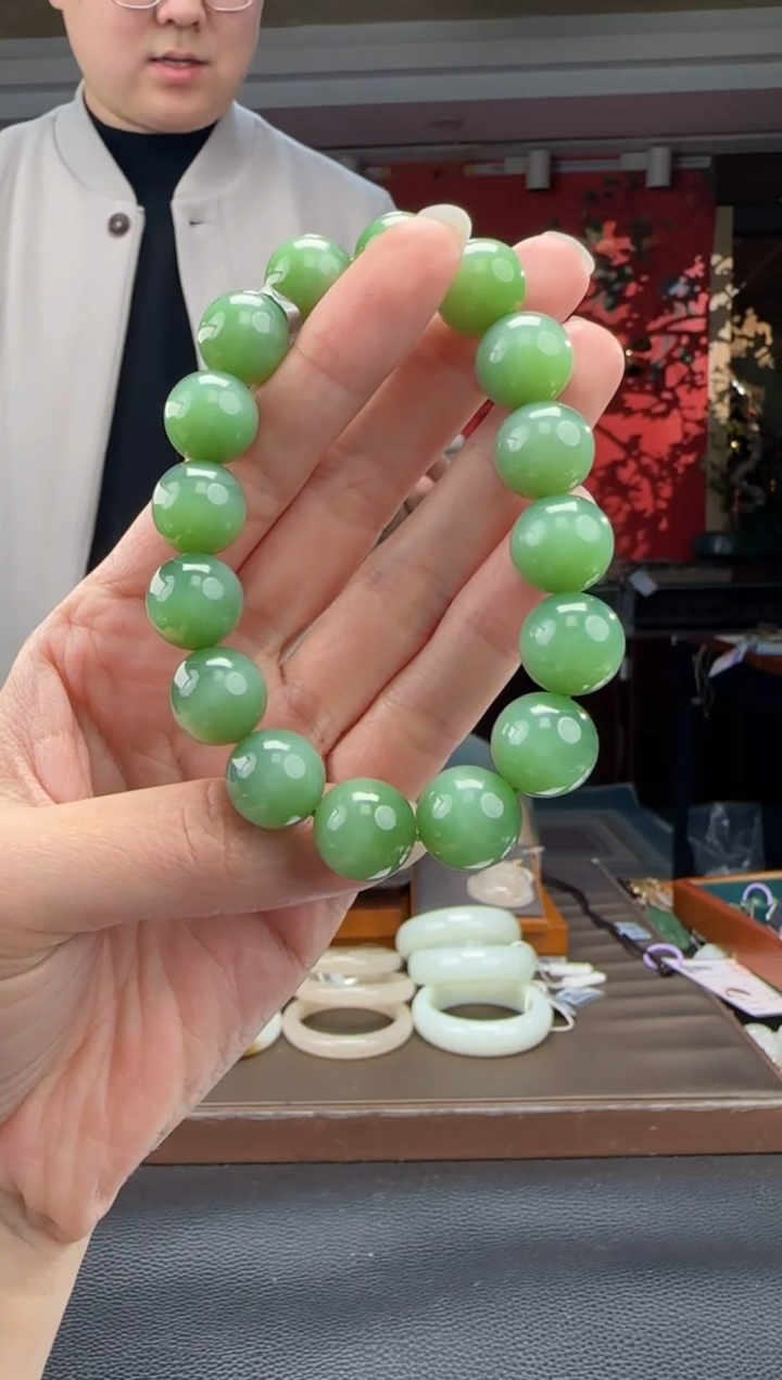 未镶嵌手链和田玉碧玉粉青单圈手串