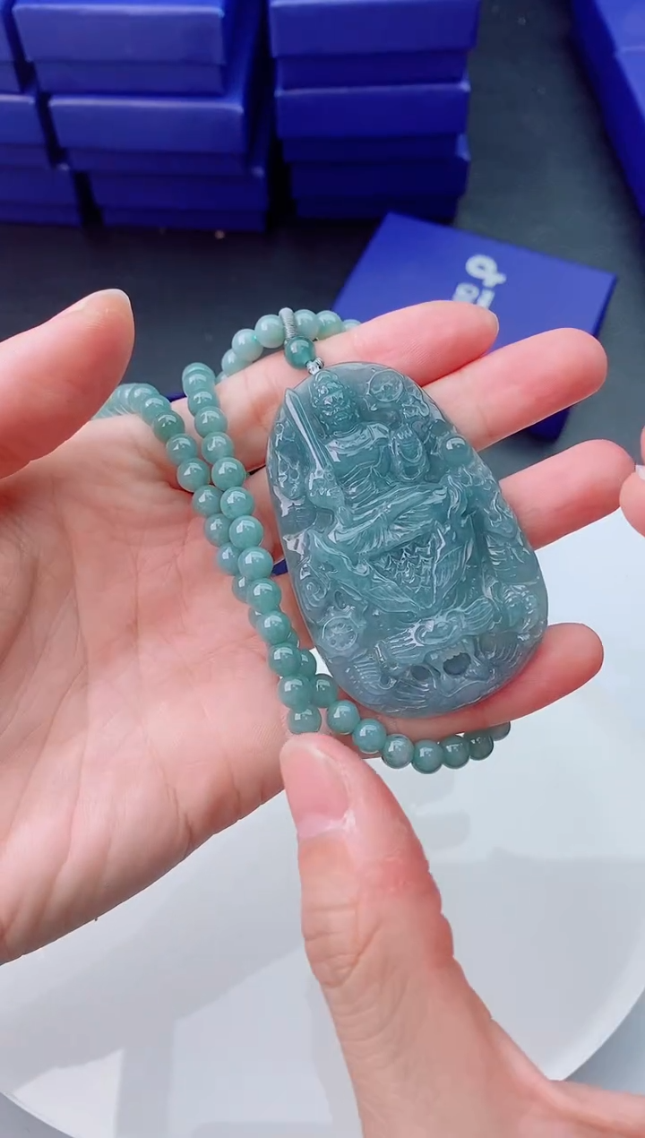 【闪购商品】翡翠颈饰未镶嵌         