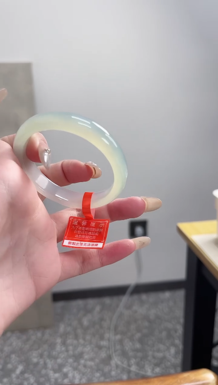 【闪购商品】玛瑙/玉髓手镯未镶嵌49-50圈 需要包容