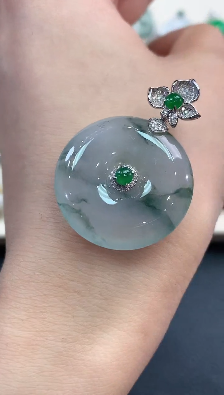 【闪购商品】翡翠吊坠(不含链)18K金镶嵌B98 