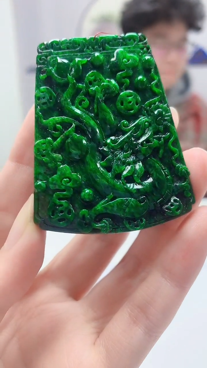 【闪购商品】定制翡翠未镶嵌4688zm-毛货挂件赠珠链136龙