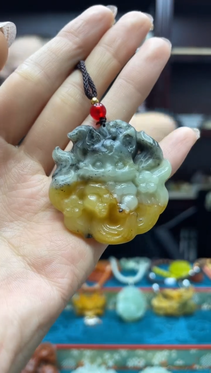 未镶嵌岫玉吊坠·