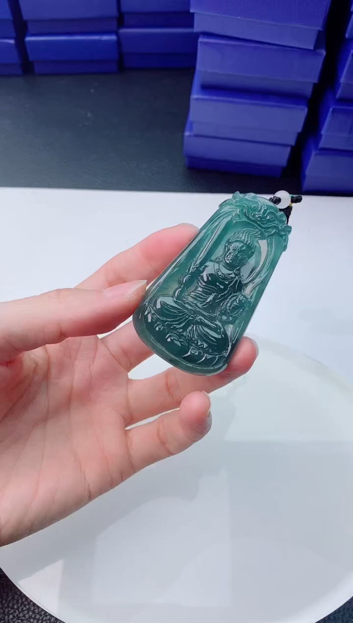 【闪购商品】翡翠颈饰未镶嵌         