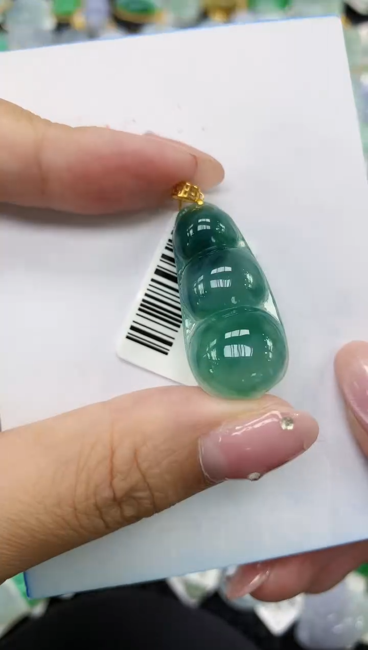 翡翠18K金镶嵌颈饰11111111111