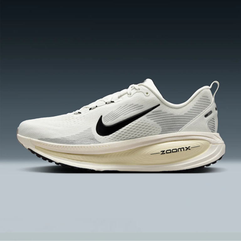 耐克（NIKE）VOMERO 18男子公路专业透气跑步鞋春季新款HM6803-101