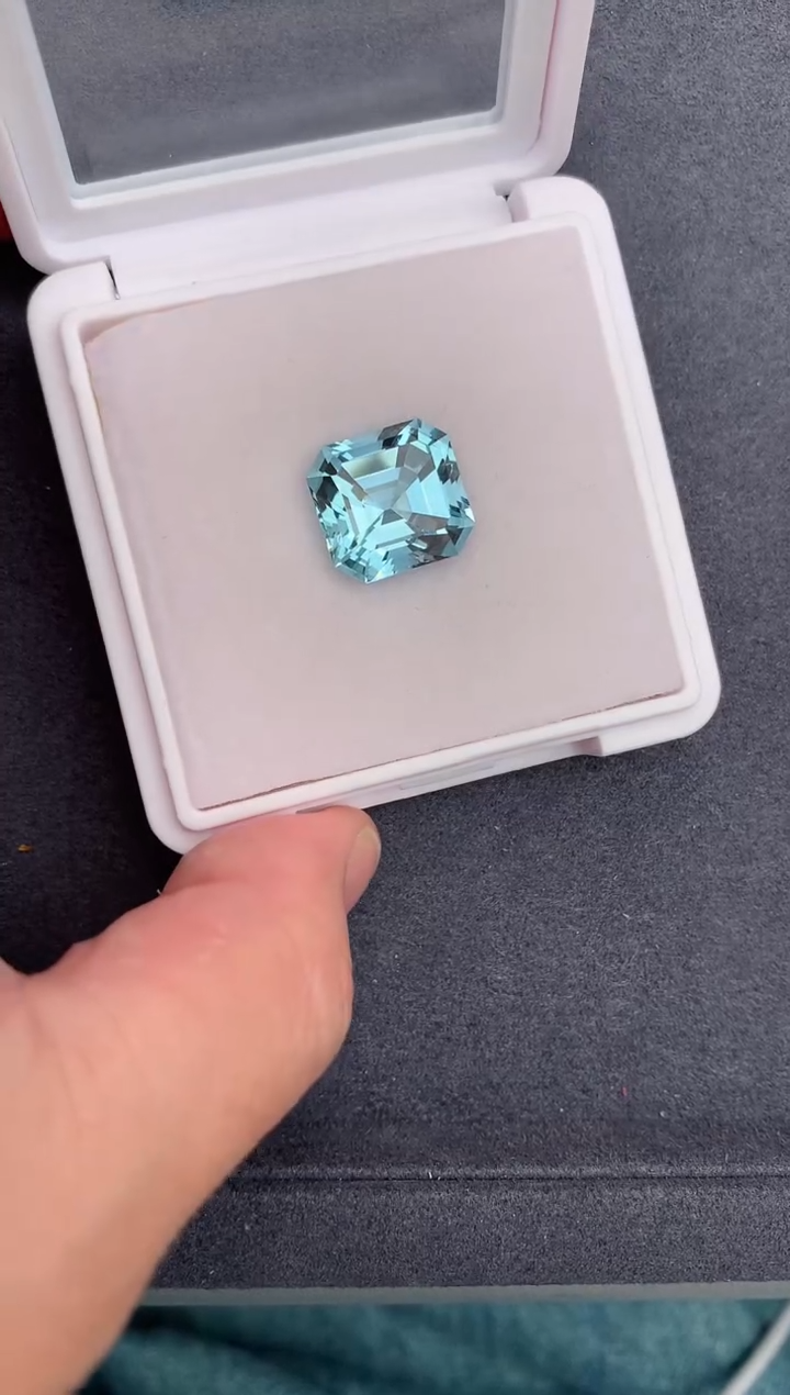 【闪购商品】海蓝宝石裸石未镶嵌10.9ct海蓝宝