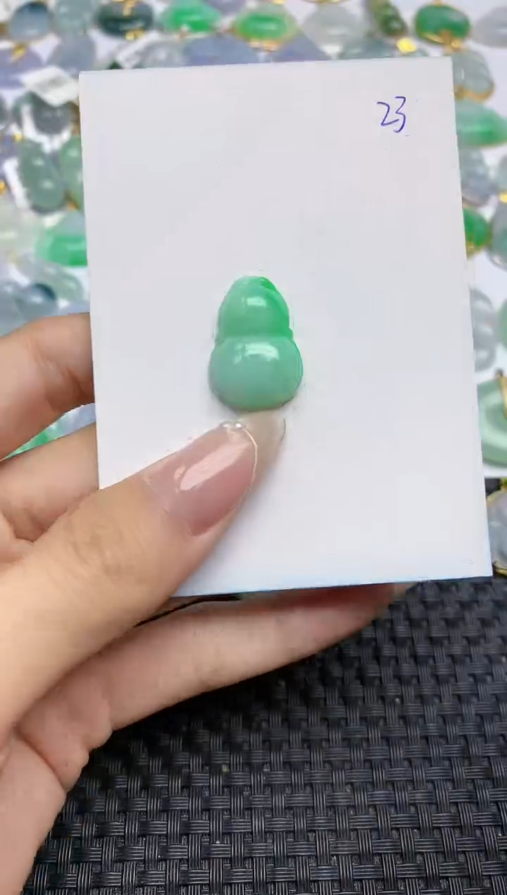 【闪购商品】翡翠颈饰未镶嵌天然翡翠A货