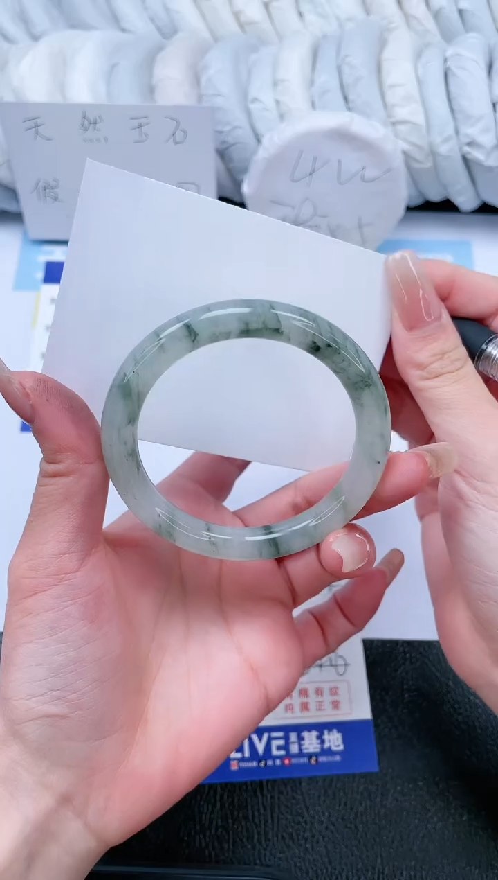 【闪购商品】石英质玉手镯未镶嵌T129-54.6