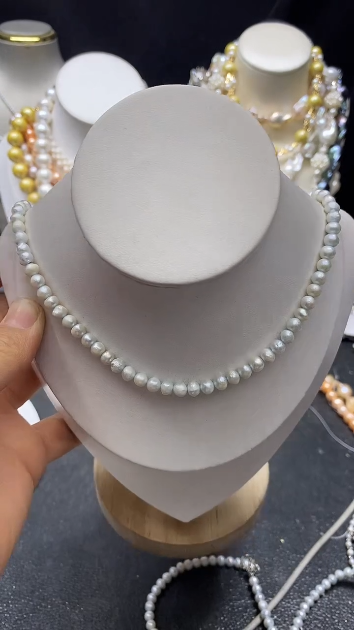 颈饰未镶嵌淡水珍珠多人