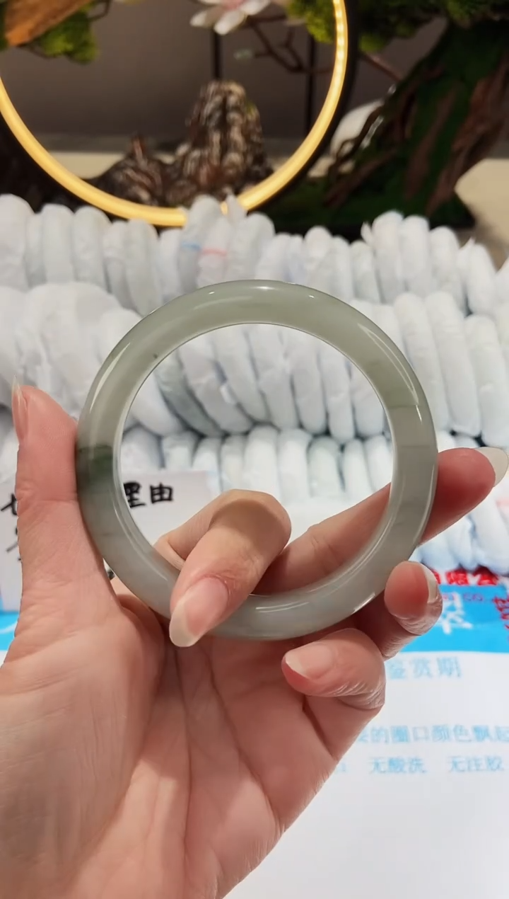 【闪购商品】石英质玉手镯未镶嵌18-61