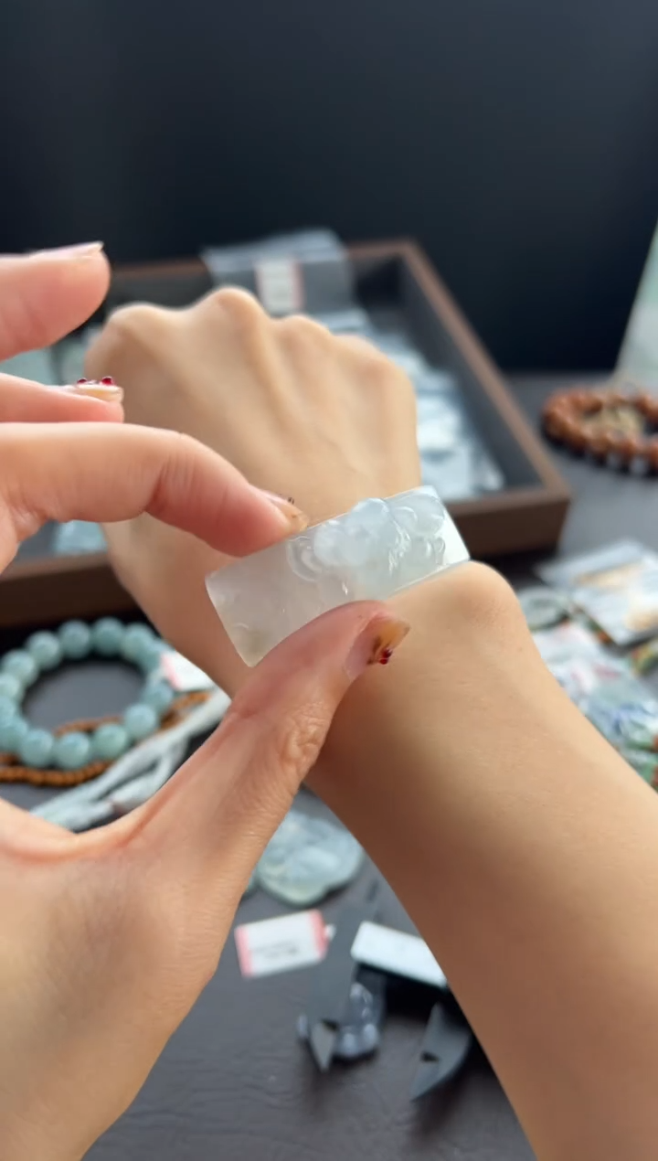 吊坠(不含链)未镶嵌翡翠305买断