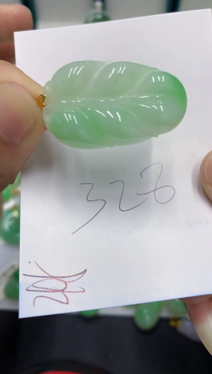 【闪购商品】翡翠颈饰18K金镶嵌翡翠