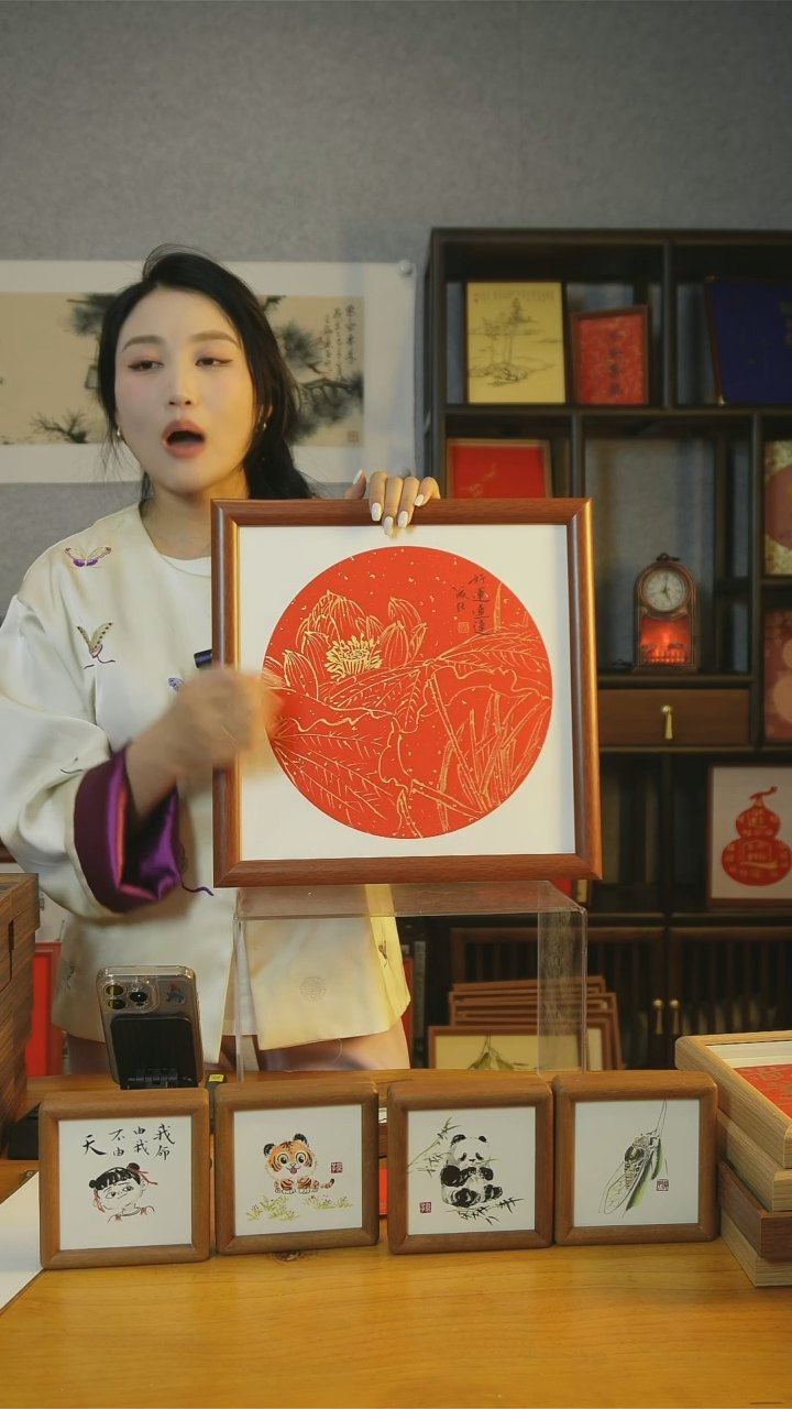 【闪购商品】书法【好运连连】33*33实木描金