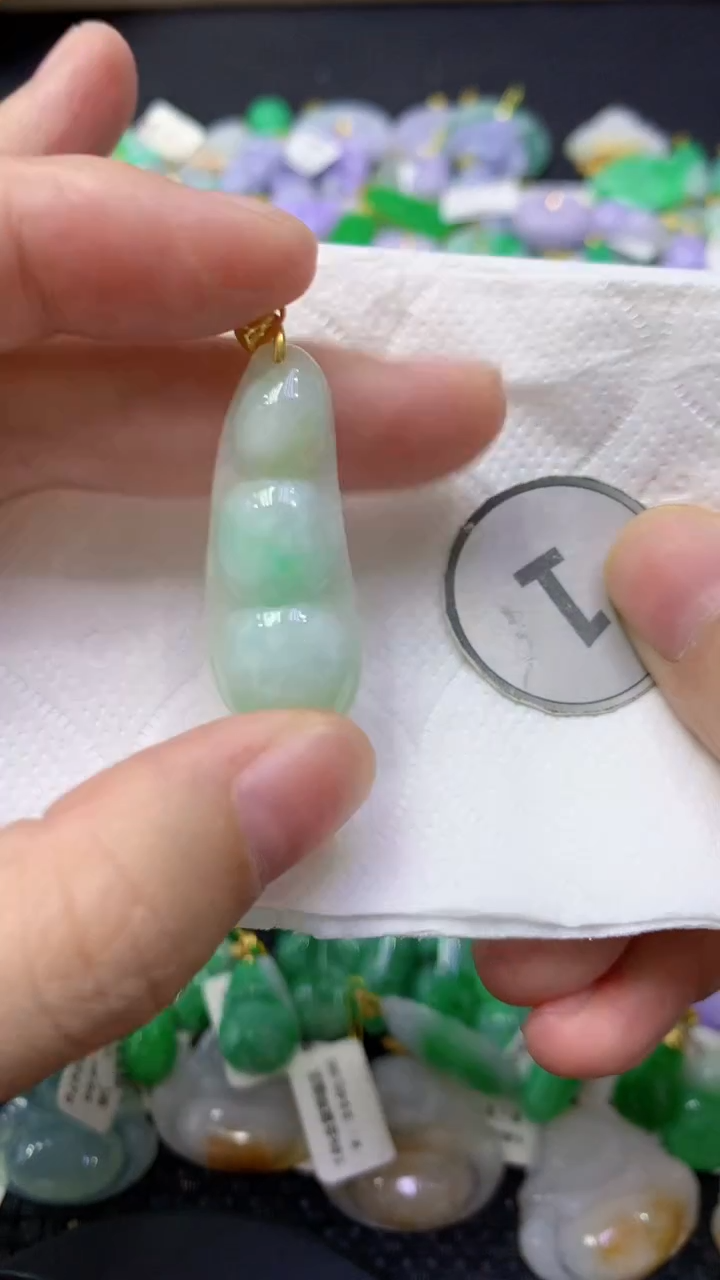 颈饰未镶嵌翡翠天然缅甸翡翠A货