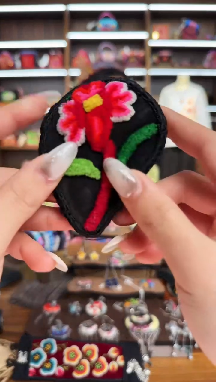 【闪购商品】织绣177蒙阿苏苗绣传承