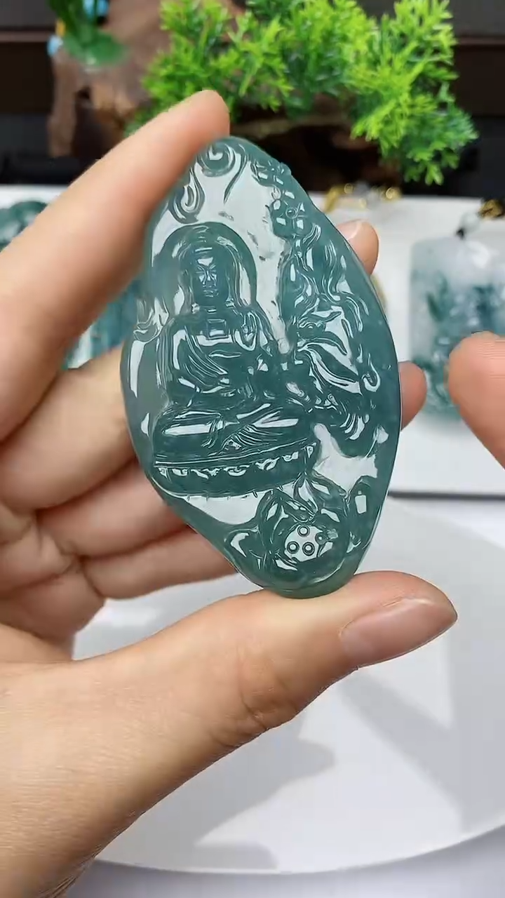 【闪购商品】翡翠颈饰未镶嵌