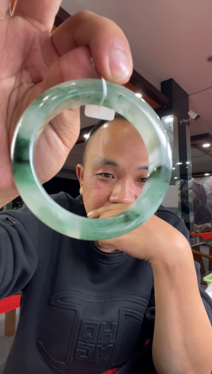 【闪购商品】石英质玉手镯未镶嵌手镯