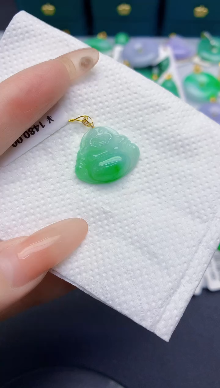 颈饰18K金镶嵌翡翠缅甸天然翡翠A货