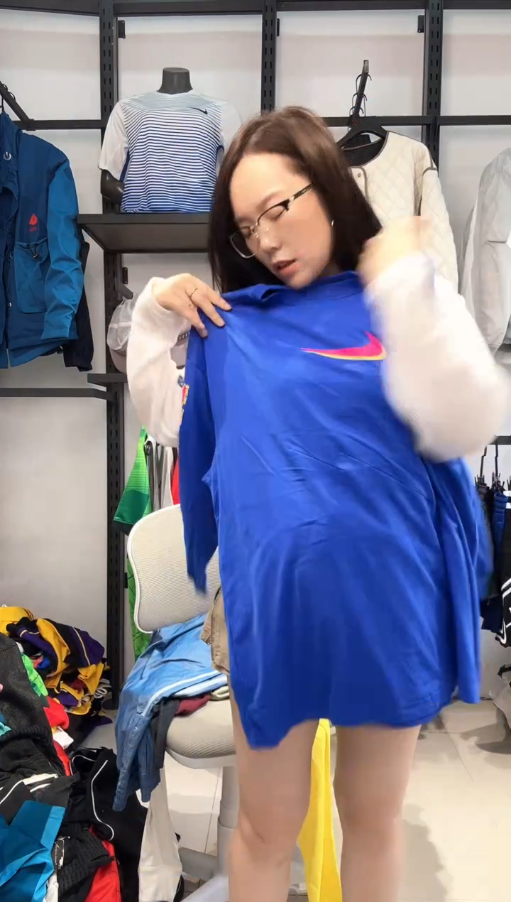 2449   编码  耐克卫衣服饰过款为准 尺码